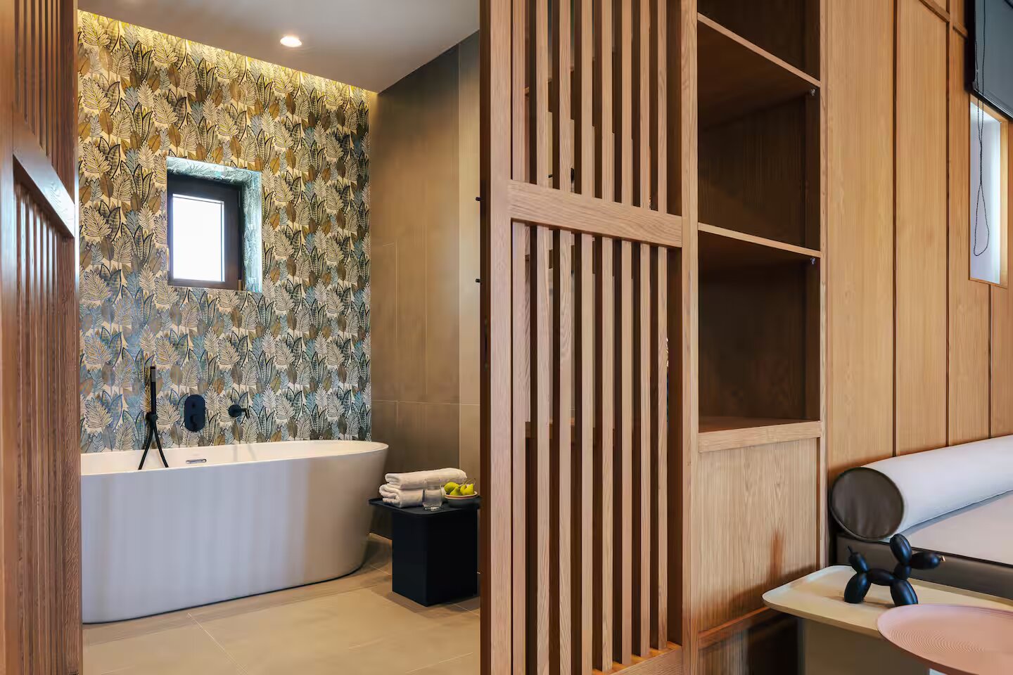 Premium solo queen room