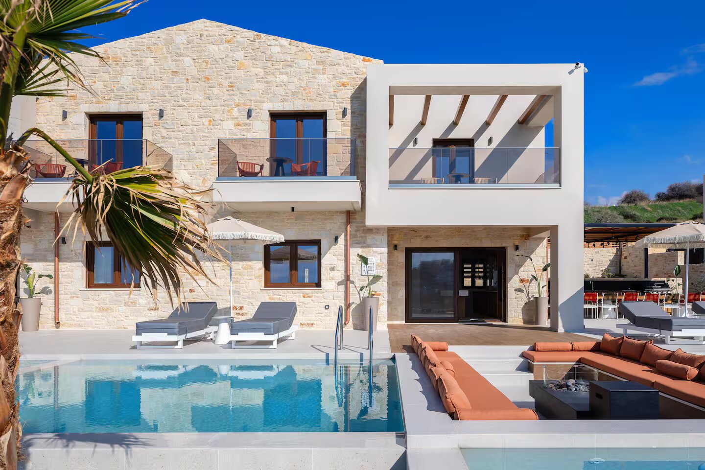 Vellis Residence poolside