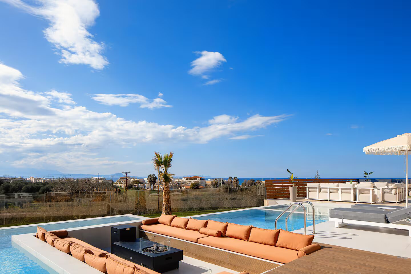 Vellis Residence day view