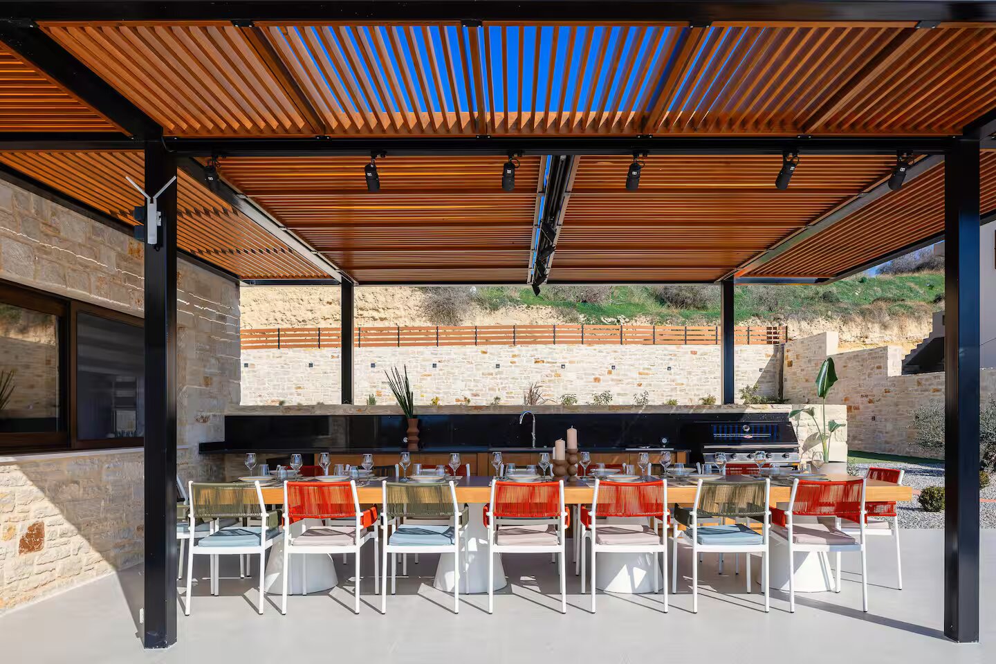 Vellis Residence outdoor dining